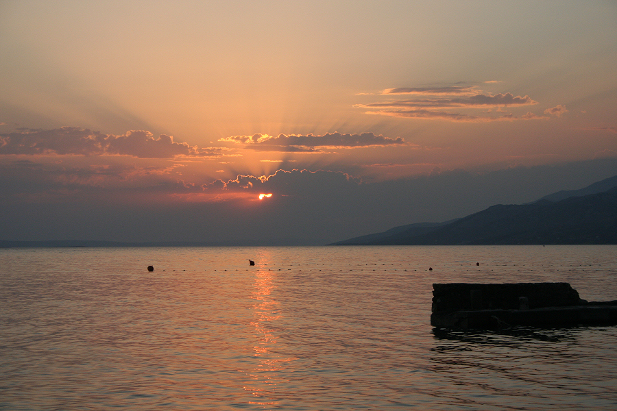 6416_Zonsondergang bij Starigrad.JPG